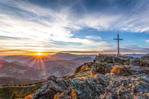 Sonnenuntergang am Grießenkareck über Steine fotografiert